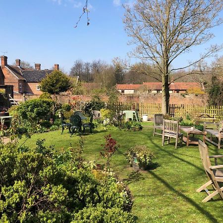 The Crown Inn Smallburgh Buitenkant foto