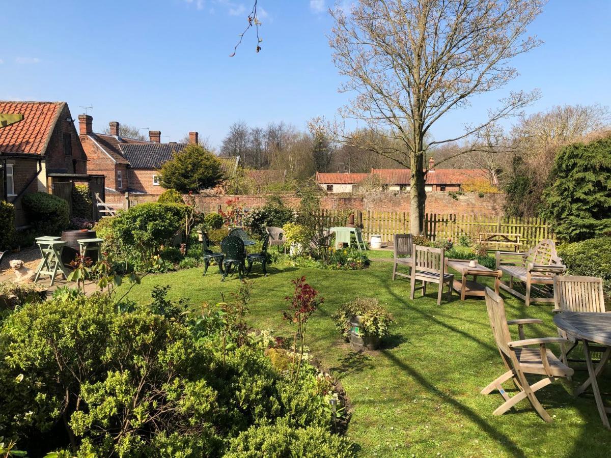 The Crown Inn Smallburgh Buitenkant foto