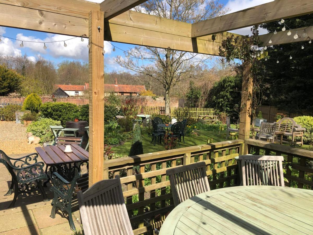 The Crown Inn Smallburgh Buitenkant foto